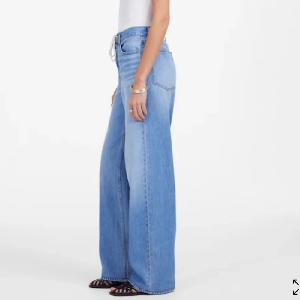 Madewell Low Slung Baggy Jeans: Airy Denim Edition - Picture 3 of 12